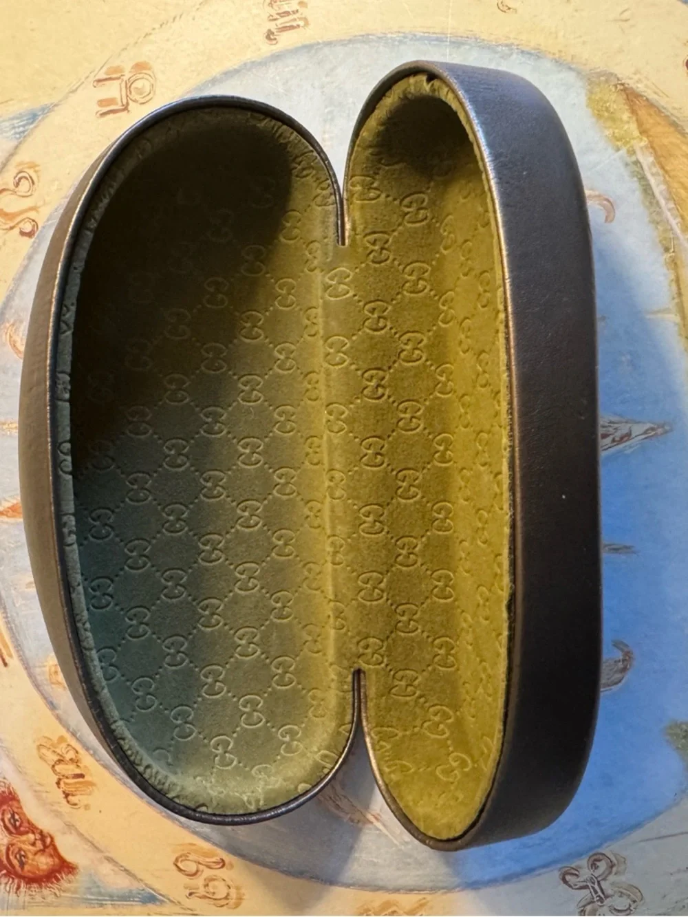 Gucci Black Eyewear Case with Silver Logo - Picture 3 of 3